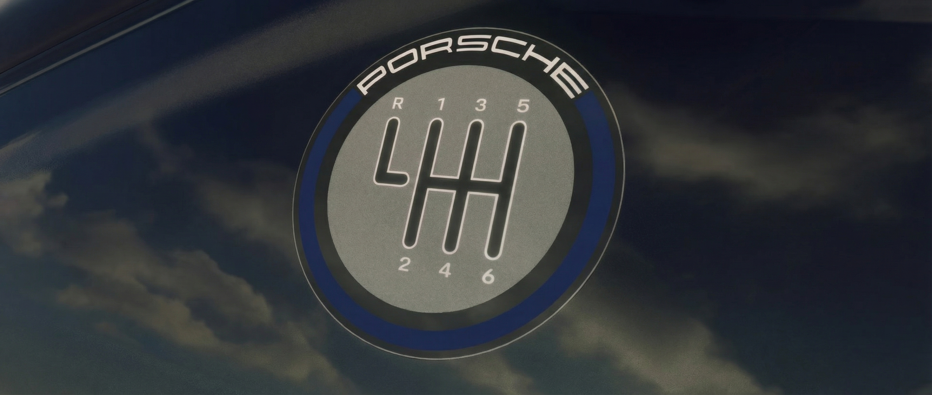 براءة اختراع من بورش: ناقل حركة يدوي وذكي